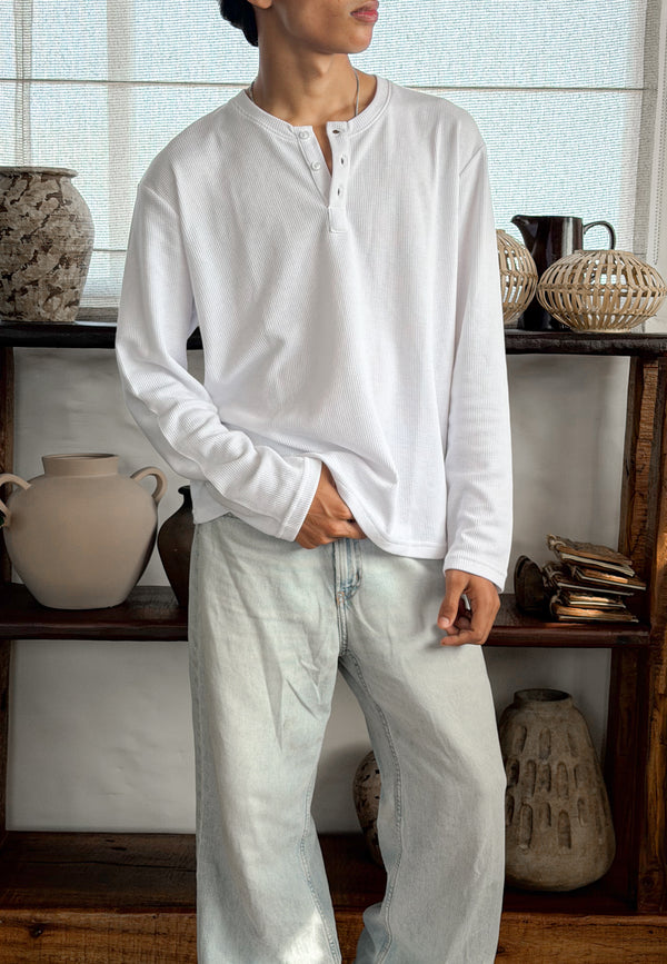CLASSIC WHITE HENLEY