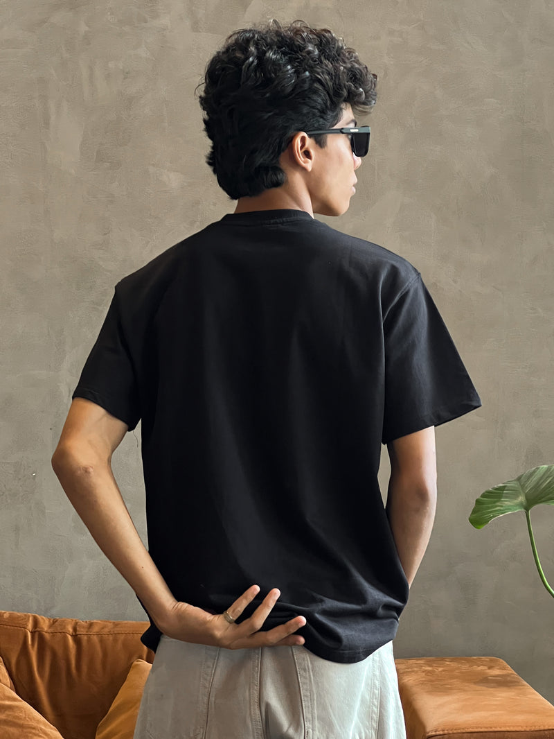 BLACK ESSENTIAL TEE