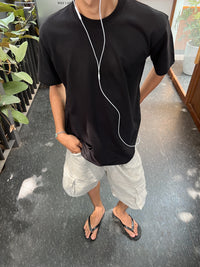 BLACK ESSENTIAL TEE
